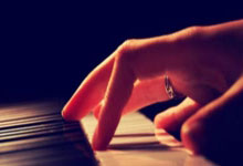 亚博体育：续约在望！经纪人：什琴斯尼和巴萨相互满意，很容易就能达成续约.